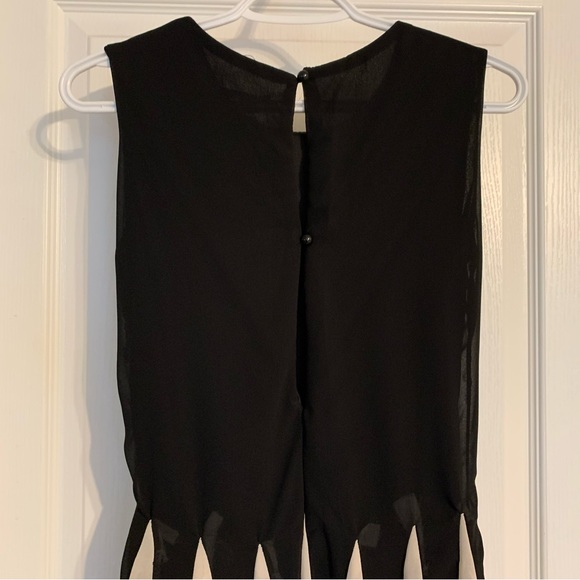 Jade & Juliet keyhole back flare dress - Picture 7 of 12